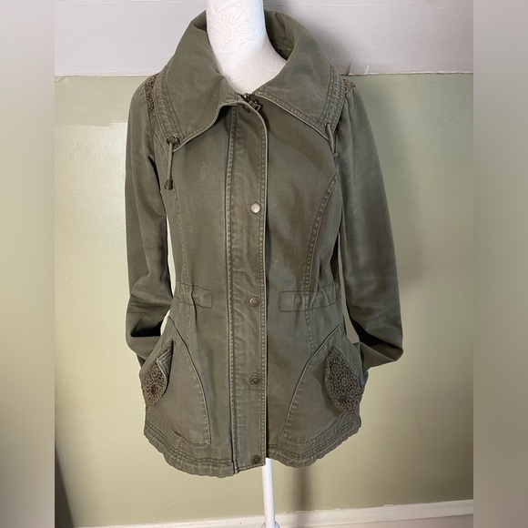 Guess Lightweight Jacket - Picture 1 of 3